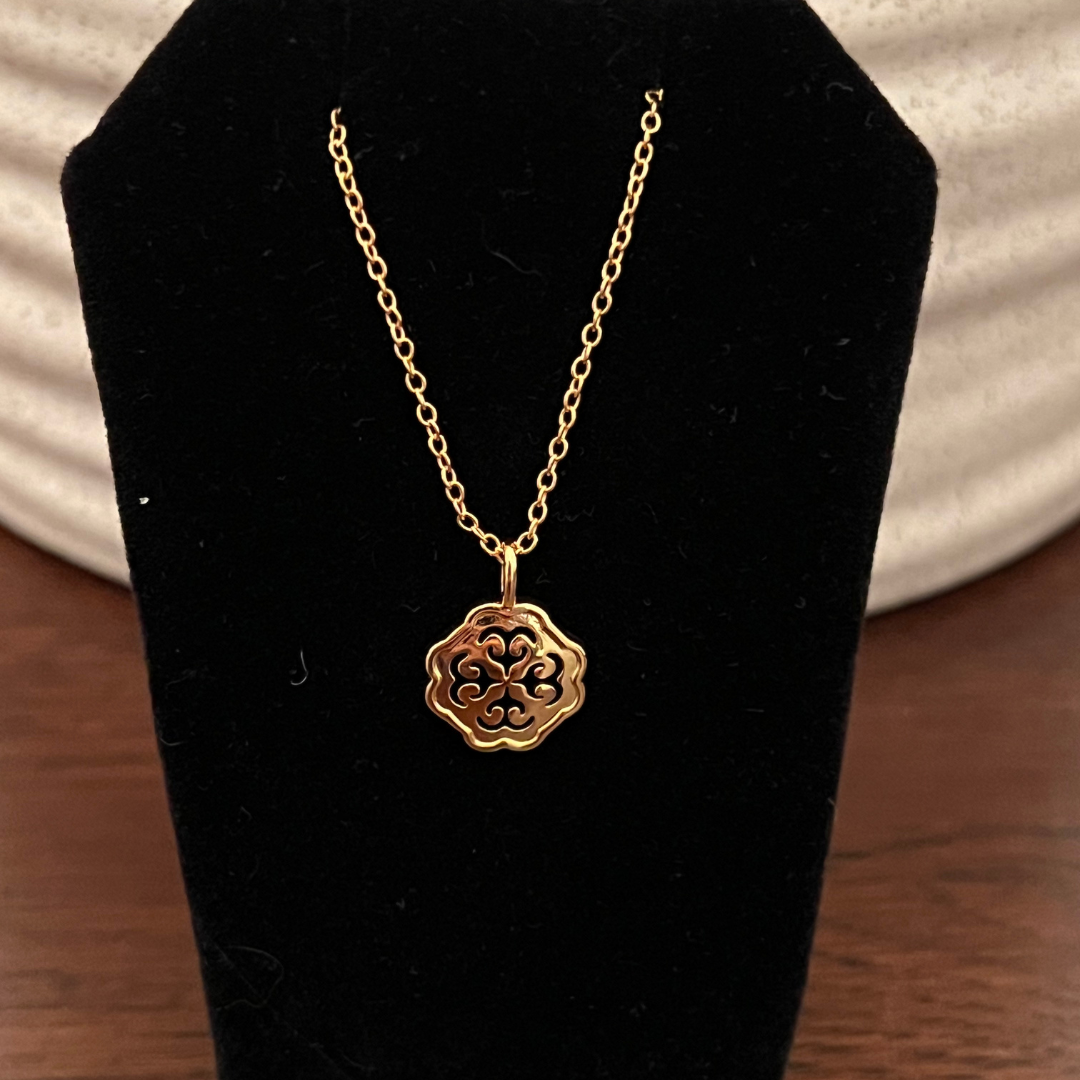 Protection small necklace 18k gold plated